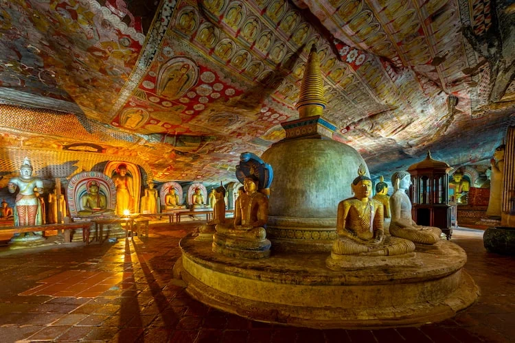 chamgard_Dambulla-Cave-Temple